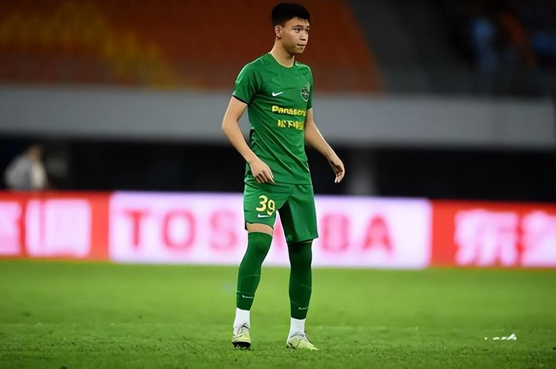 村超冠军队球员能不能进国足？邵佳一首次公开给出答案，引发热议